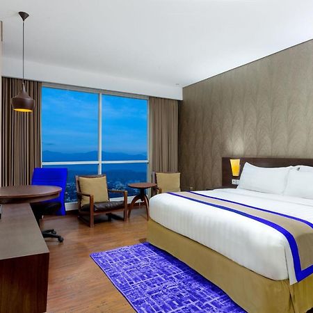 Aston Jember Hotel & Conference Center Экстерьер фото