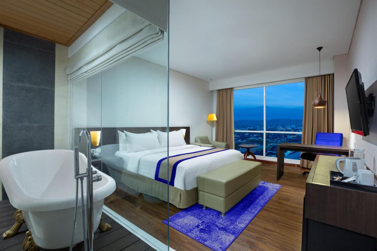 Aston Jember Hotel & Conference Center Экстерьер фото