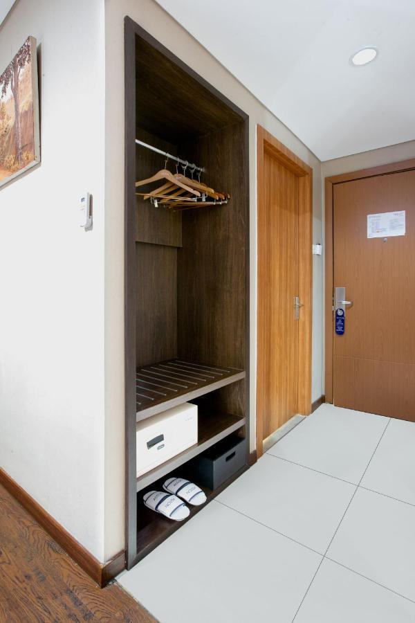 Aston Jember Hotel & Conference Center Экстерьер фото