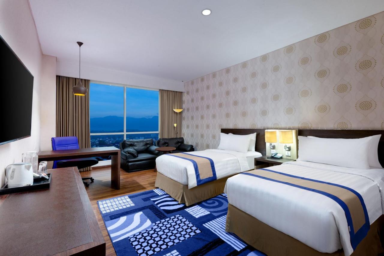 Aston Jember Hotel & Conference Center Экстерьер фото