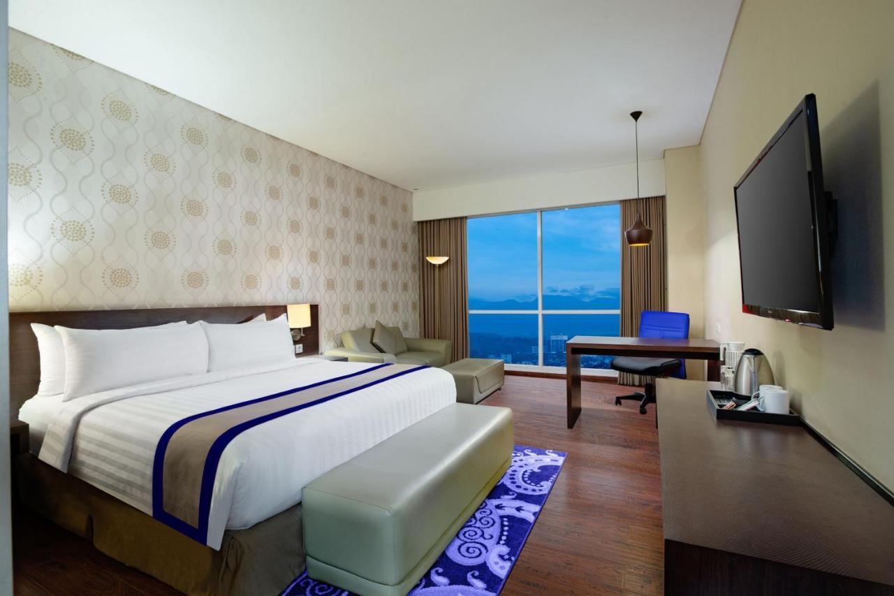Aston Jember Hotel & Conference Center Экстерьер фото