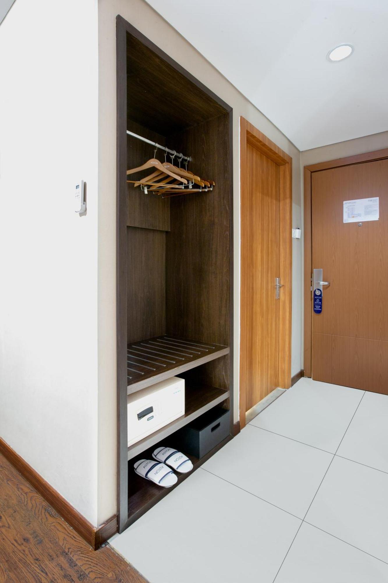 Aston Jember Hotel & Conference Center Экстерьер фото