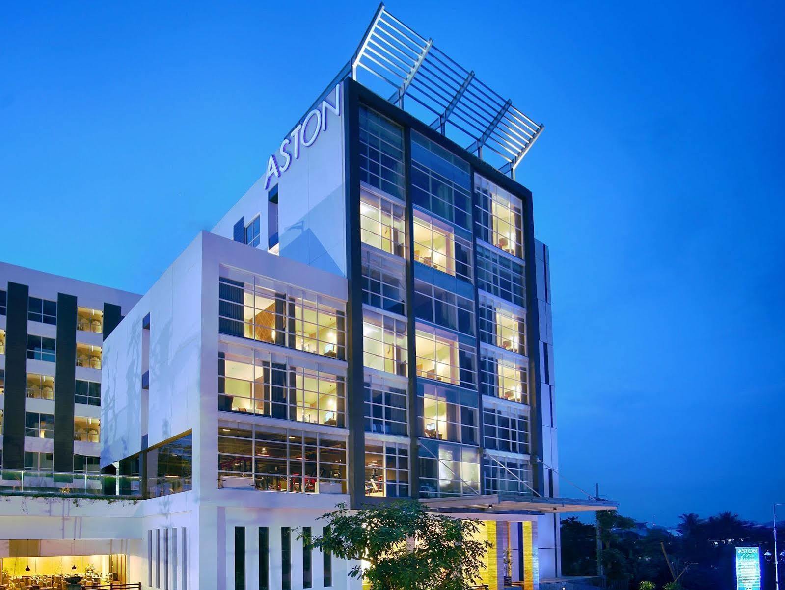 Aston Jember Hotel & Conference Center Экстерьер фото